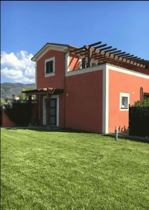 Il Casale Rosso Monolocale Cinque Terre-Toscana Caniparola di Fosdinovo Eksteriør billede